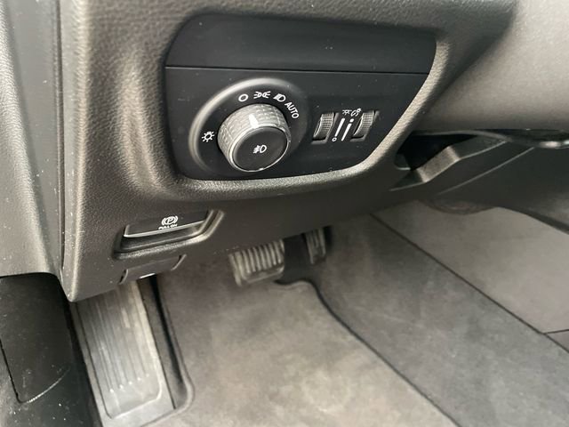 Used 2022 Jeep Grand Cherokee L Limited image 31