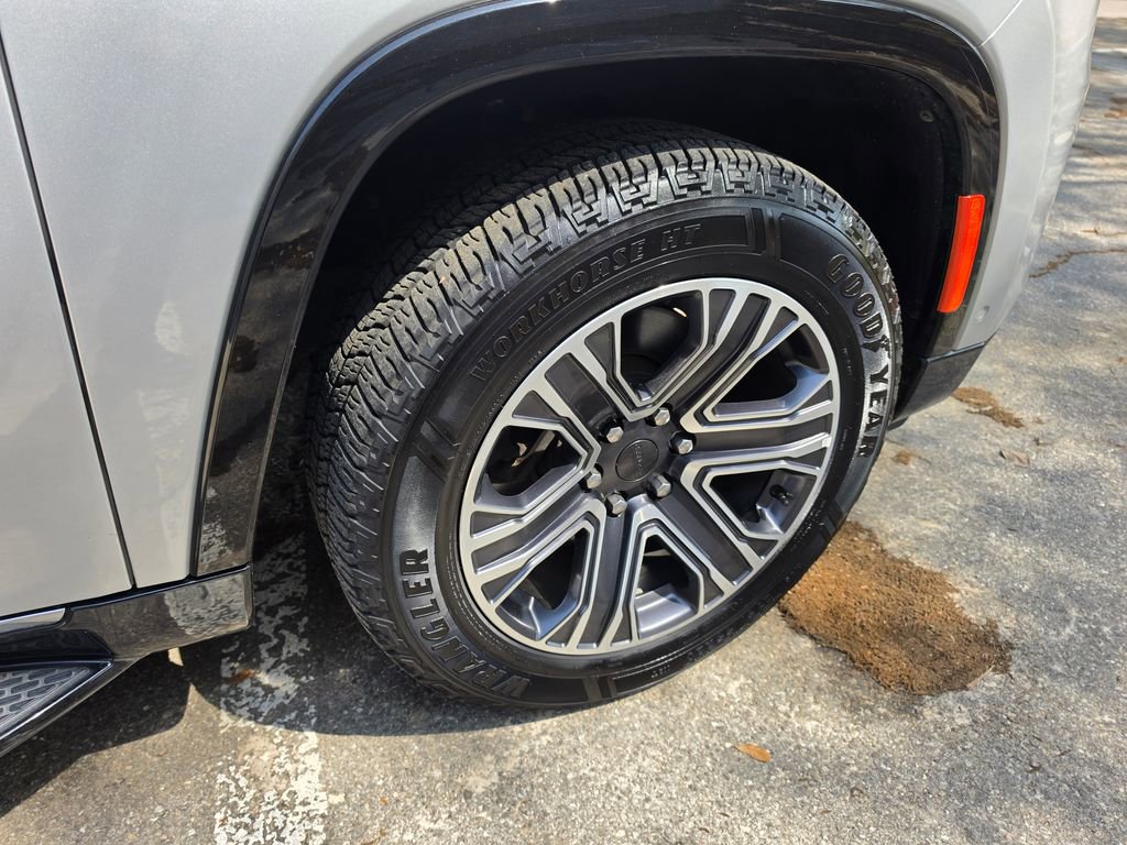 Used 2024 Jeep Wagoneer L Series II image 54