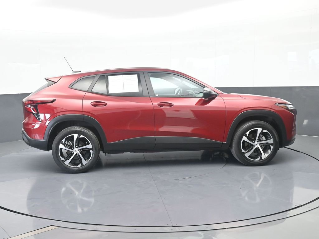 Used 2024 Chevrolet Trax RS w/ Driver Confidence Package FWD image 7