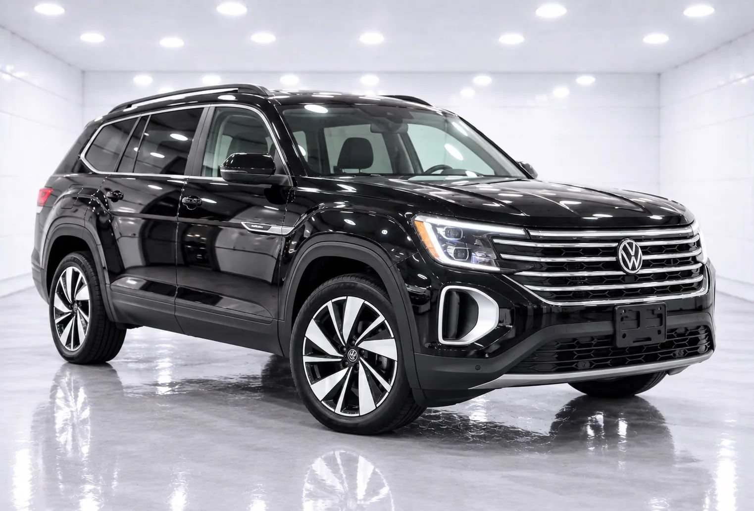 Used 2025 Volkswagen Atlas SE AWD/4WD image 7