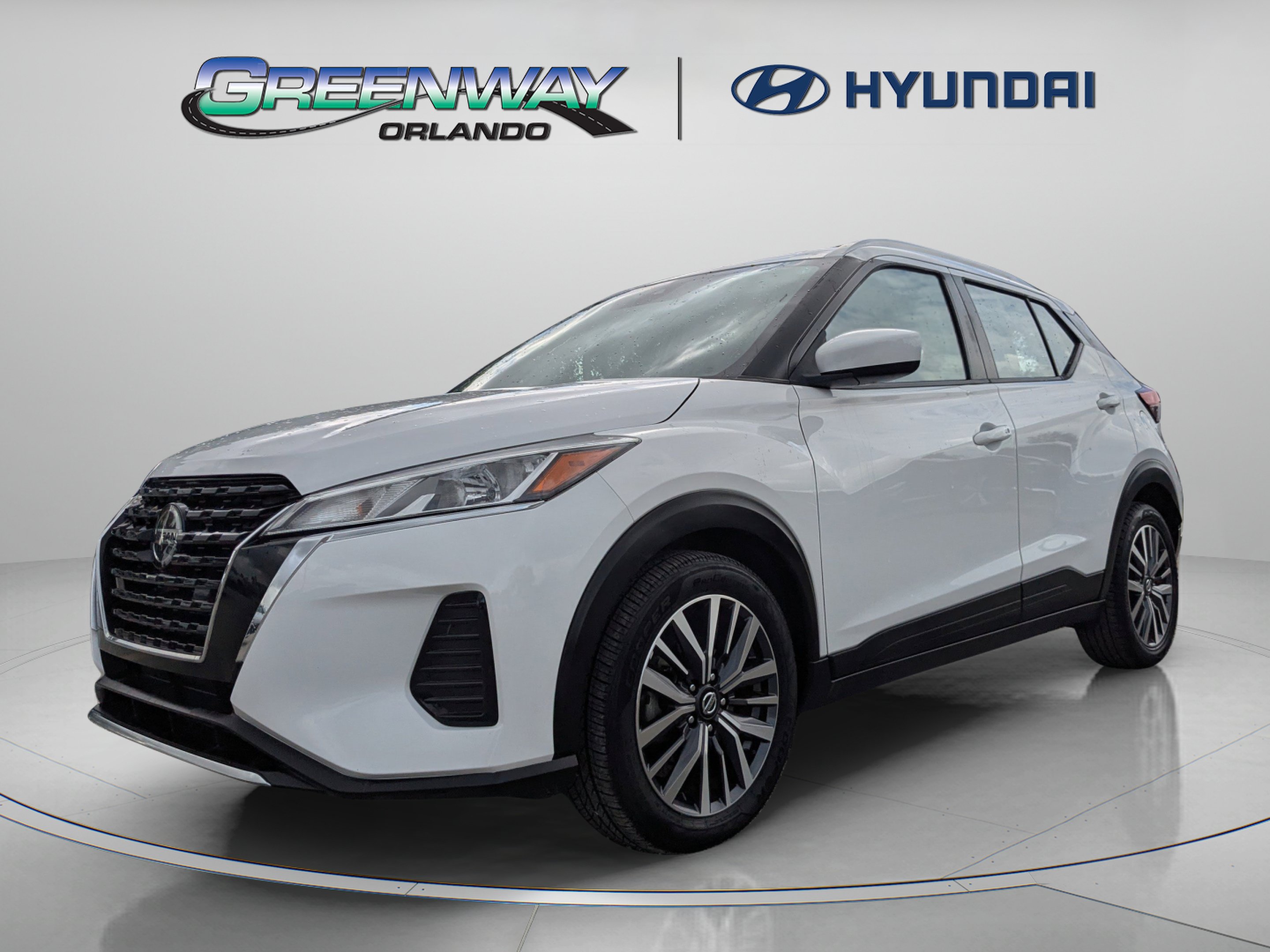 Used 2021 Nissan Kicks SV FWD image 4