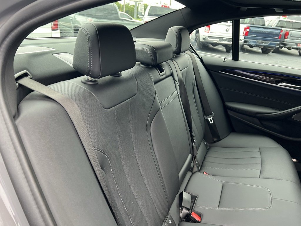 Used 2022 BMW 540i xDrive w/ Premium Package image 42