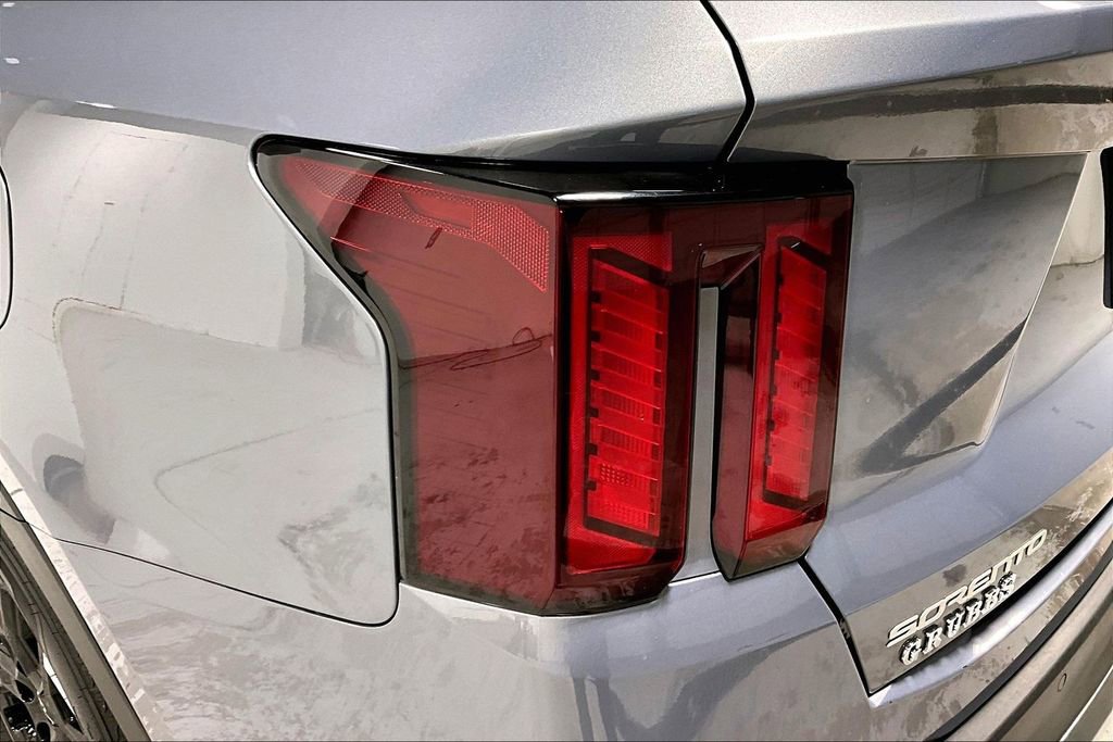 Used 2024 Kia Sorento S image 39