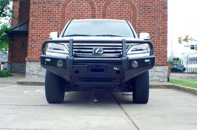Used 2016 Lexus LX 570 4WD w/ Luxury Package image 2