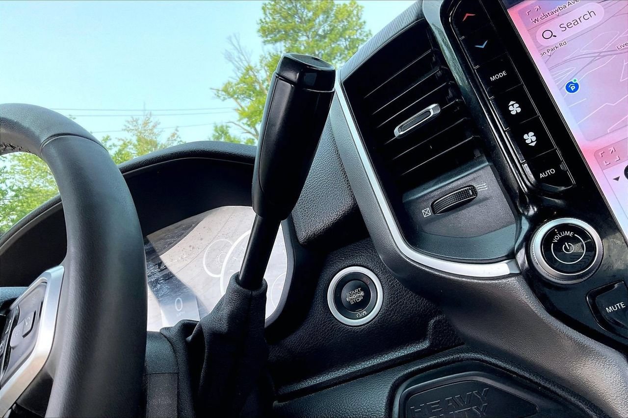 Used 2025 RAM 2500 Big Horn AWD/4WD image 31