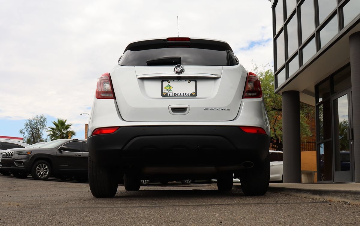 Used 2021 Buick Encore Preferred w/ Safety Package II FWD image 12
