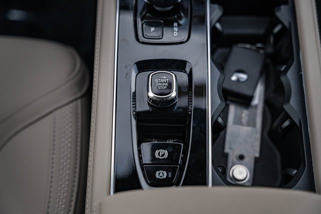 New 2026 Volvo XC90 B6 Plus image 24