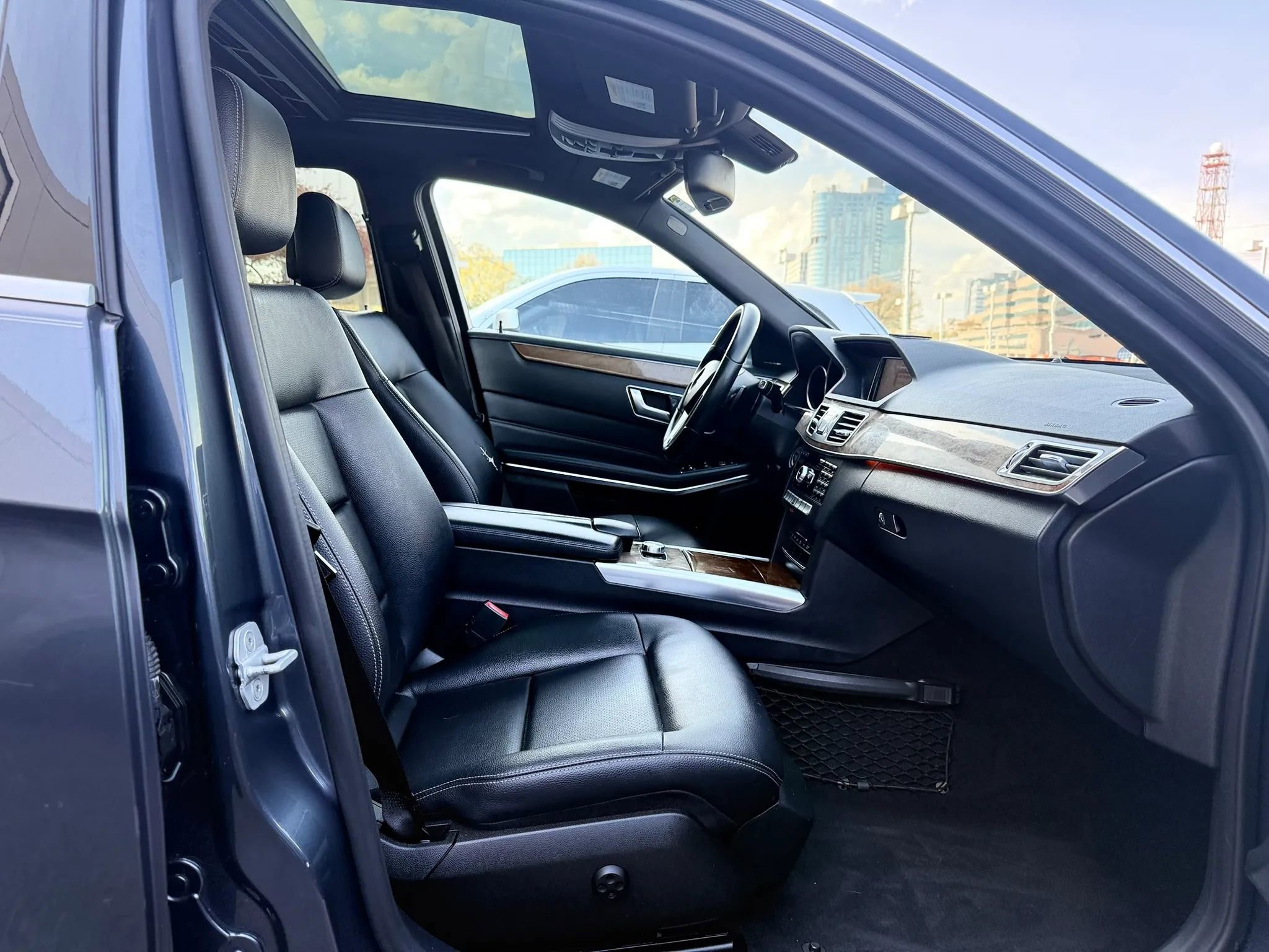 Used 2014 Mercedes-Benz E 350 4MATIC Sedan image 36