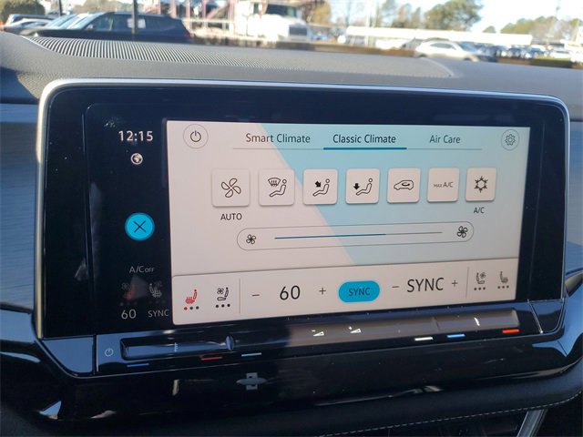 Certified 2024 Volkswagen Atlas Cross Sport SE w/ Black Wheel Package image 20