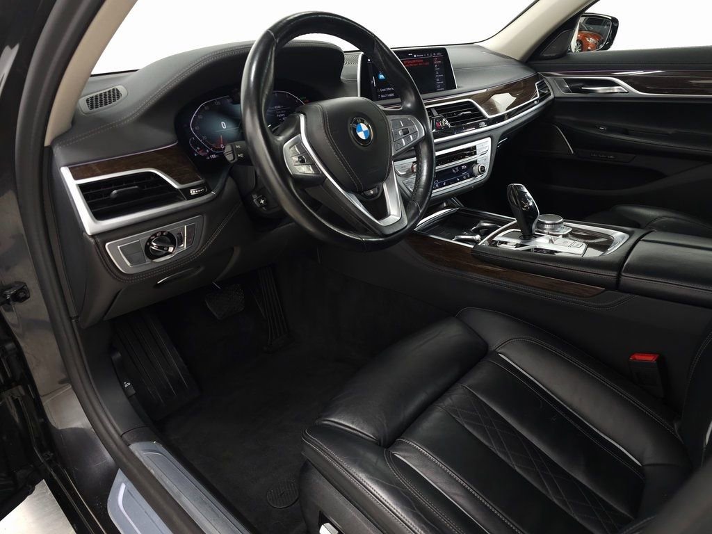 Used 2020 BMW 750i xDrive image 20