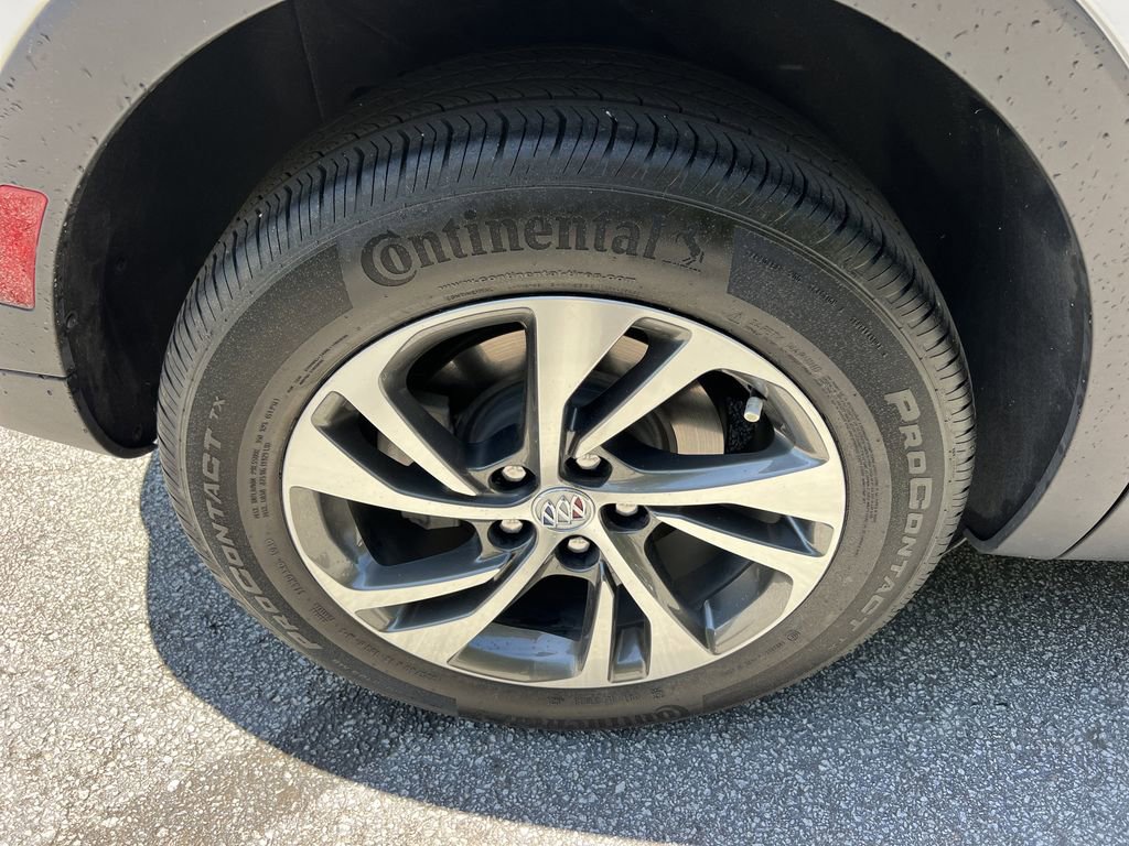 Used 2022 Buick Envision Essence w/ Safety Package FWD image 15