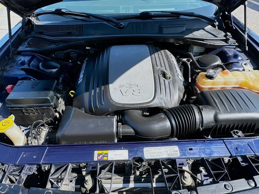 Used 2013 Dodge Challenger R/T RWD image 34