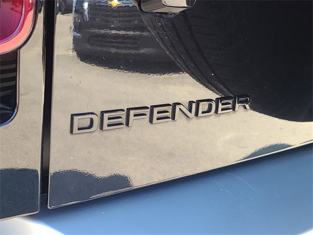 Used 2025 Land Rover Defender 110 S image 9