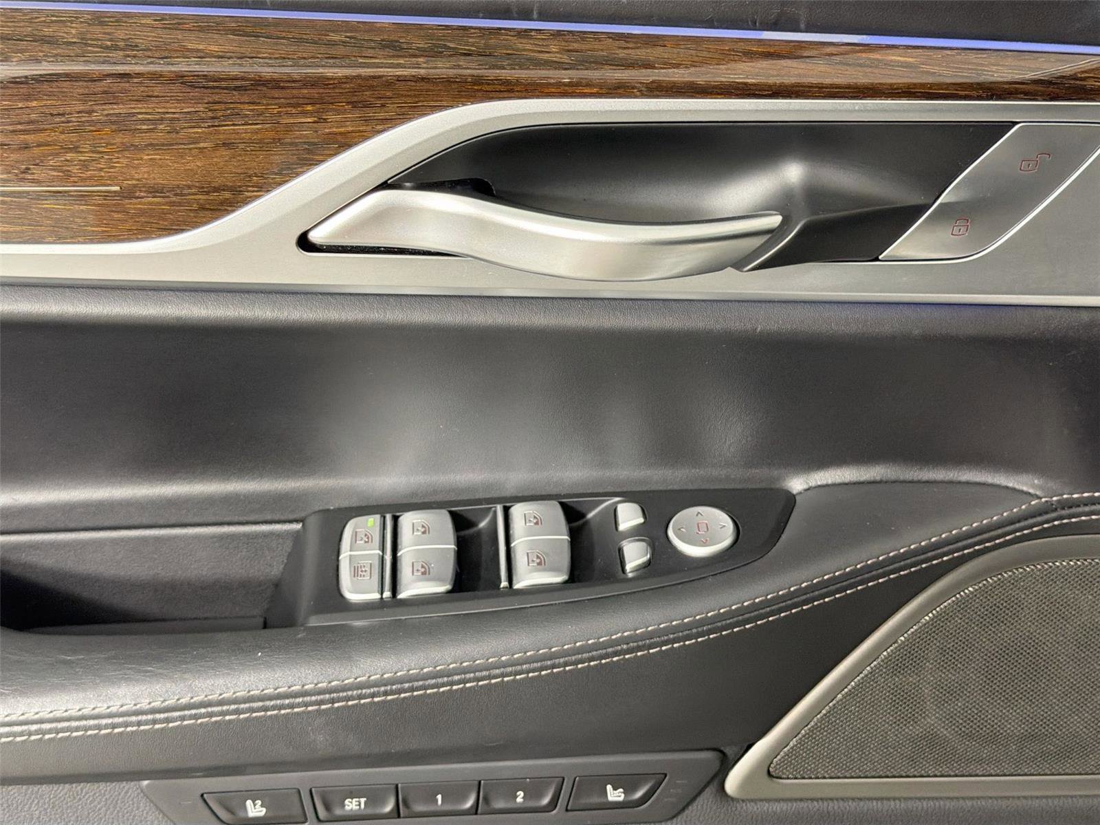 Used 2020 BMW 740i w/ M Sport Package RWD image 18