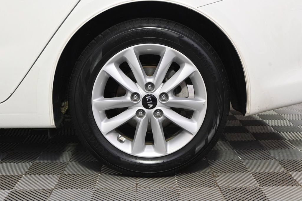 Used 2017 Kia Forte S w/ S Technology Package image 20