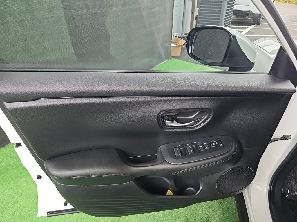 Used 2024 Honda HR-V LX image 31