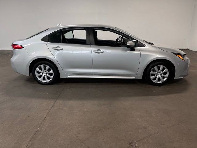 Used 2024 Toyota Corolla LE FWD image 2
