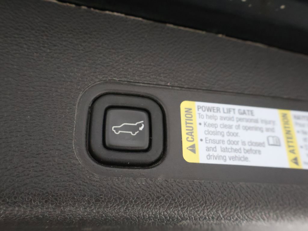 Used 2008 Chevrolet Suburban LT image 23