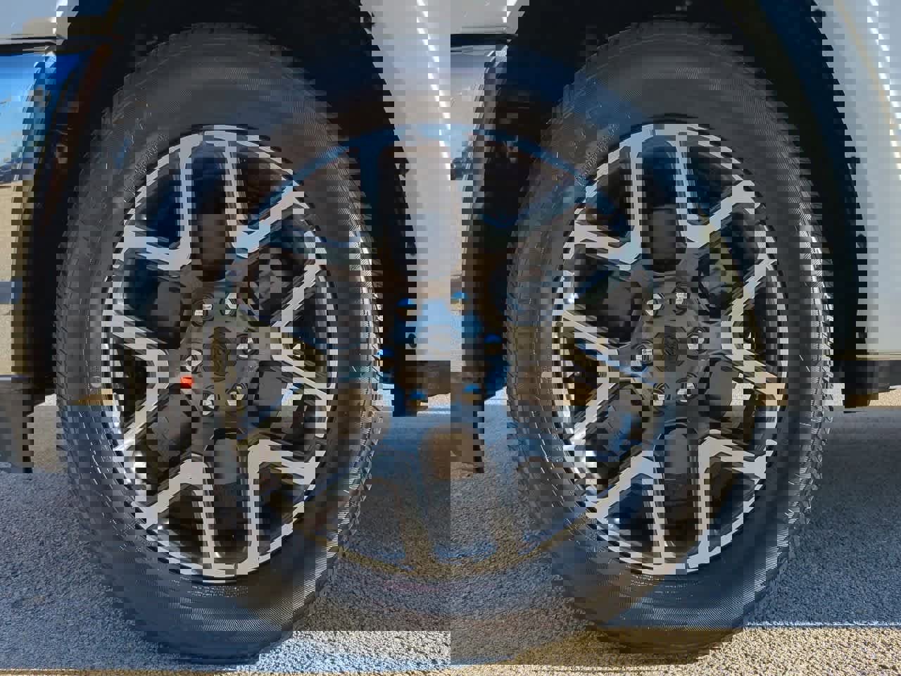 Used 2025 RAM 1500 Laramie image 14