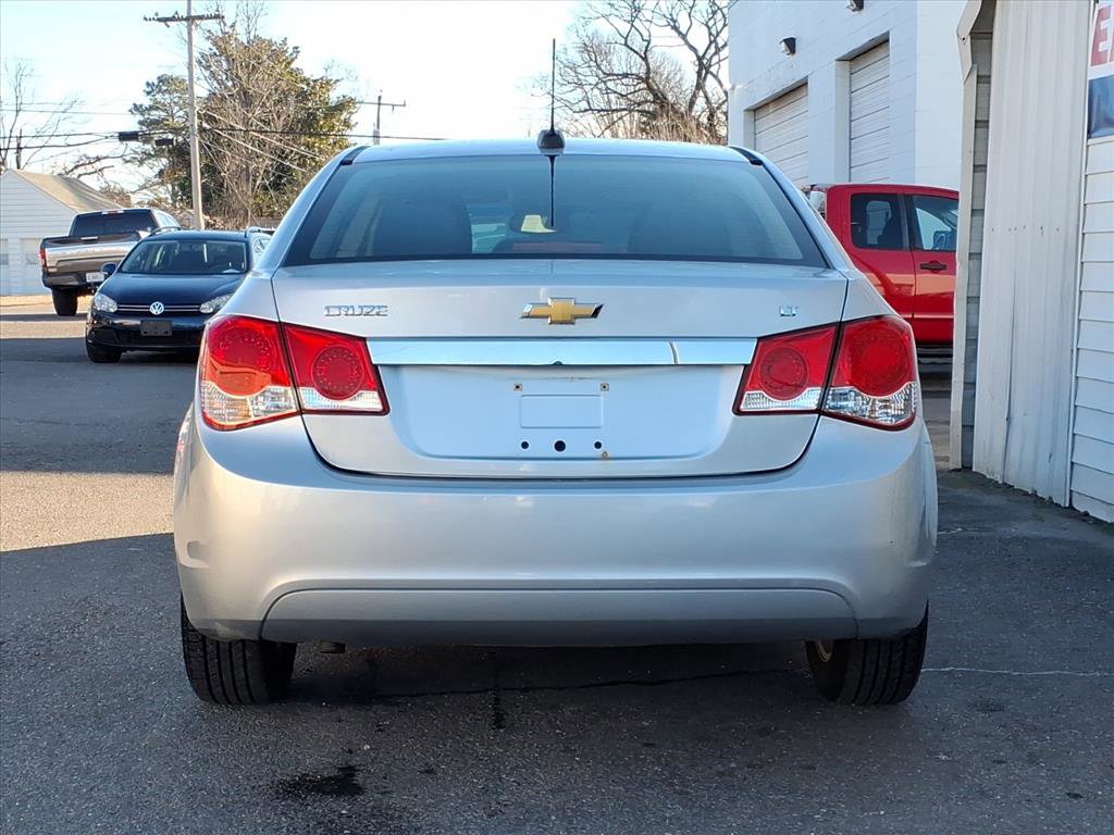 Used 2016 Chevrolet Cruze LT image 4