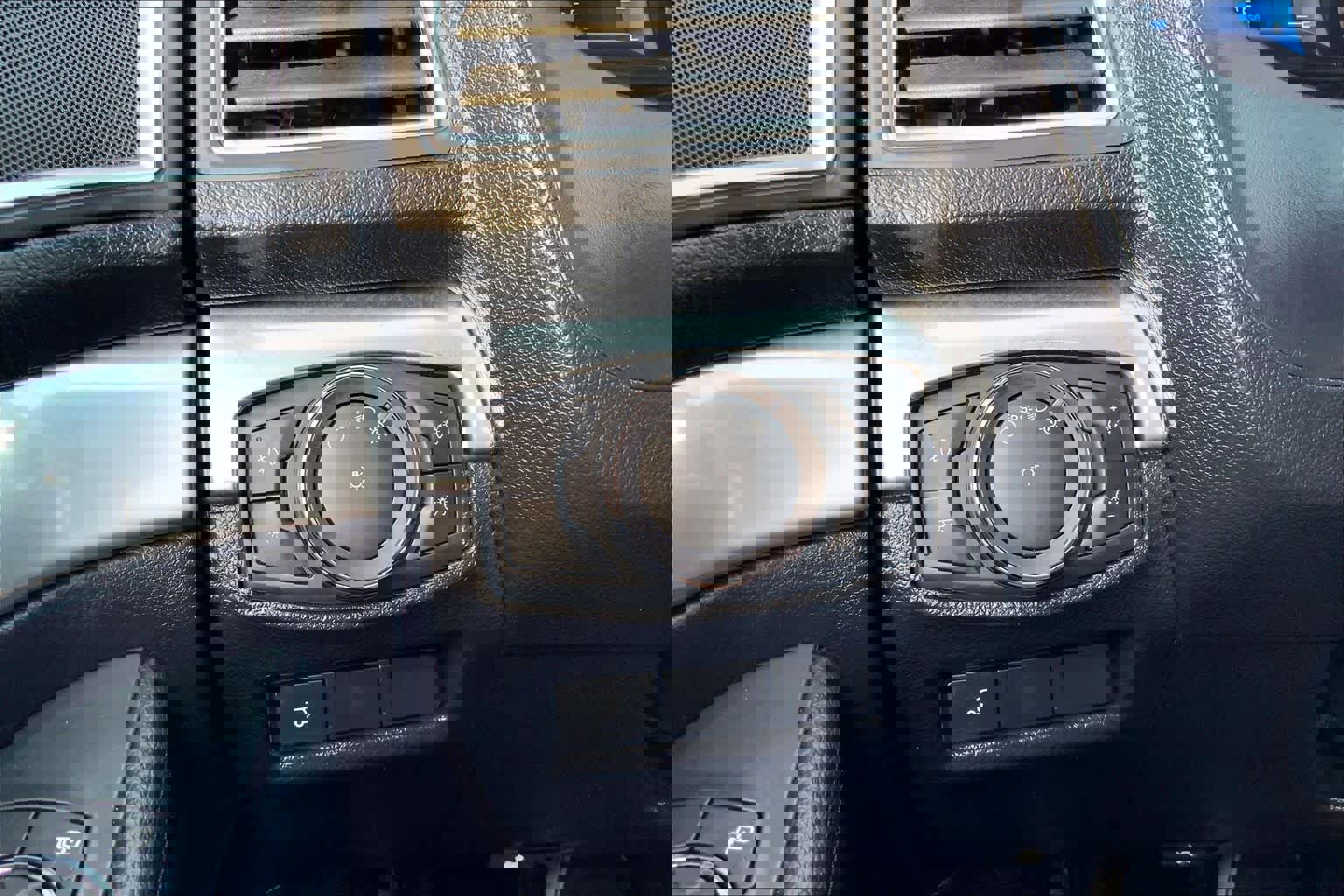 Used 2018 Ford Explorer Limited w/ Equipment Group 301A image 35