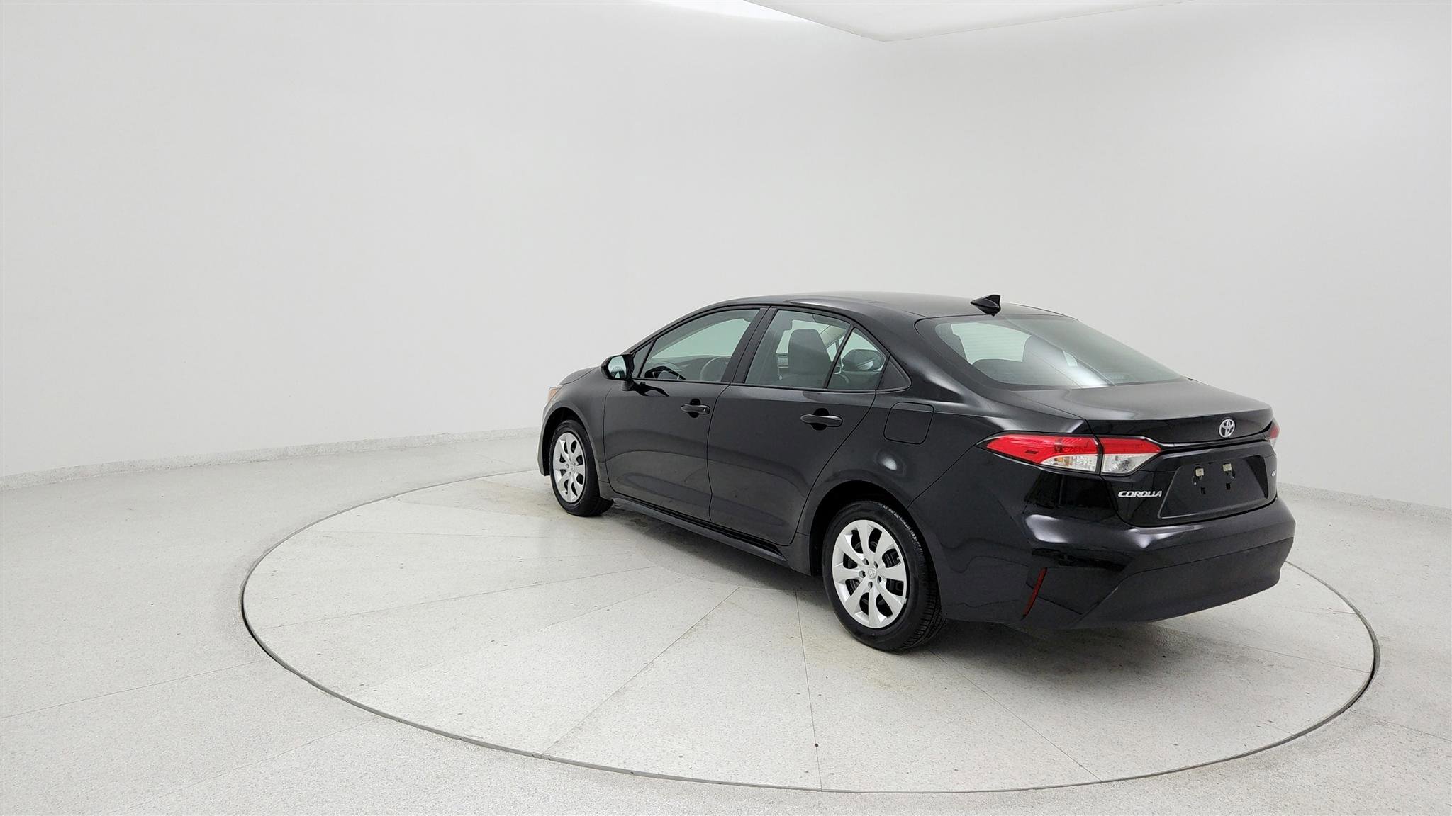 Used 2026 Toyota Corolla LE FWD image 3