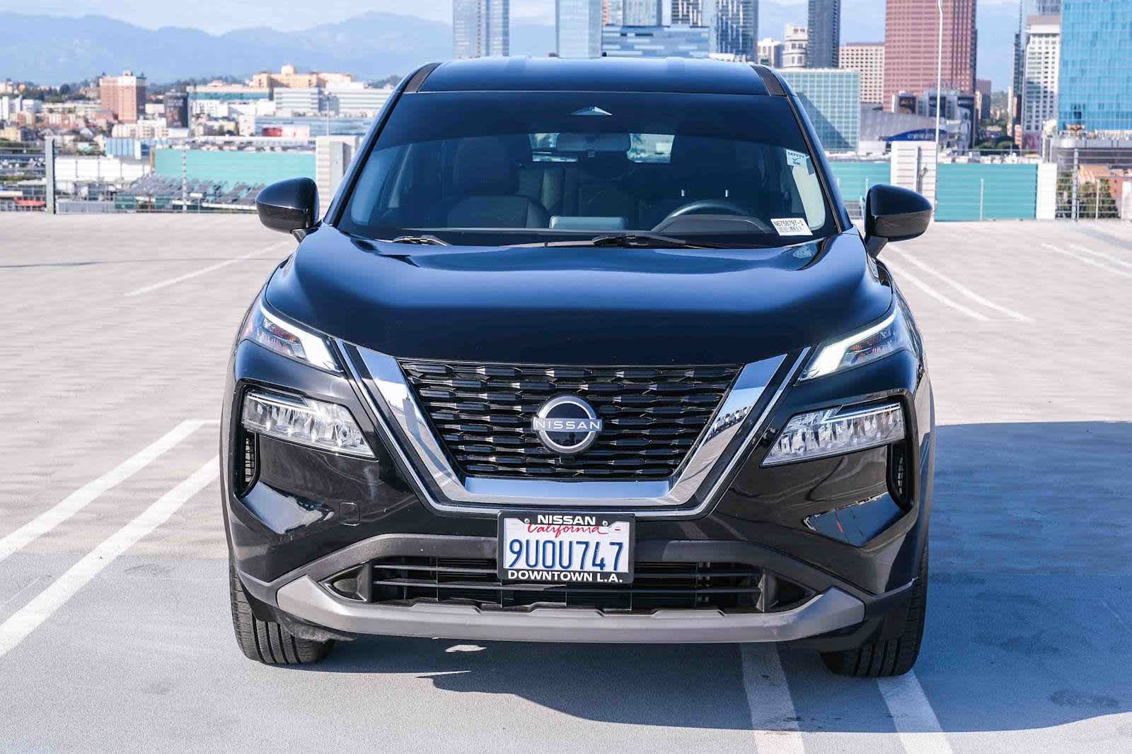 Used 2023 Nissan Rogue SV FWD image 2