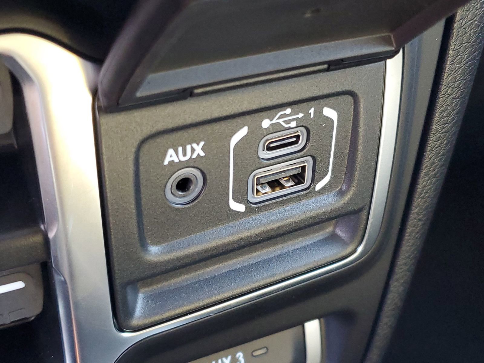 Used 2025 Jeep Gladiator Mojave AWD/4WD image 25