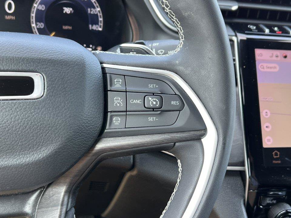 Used 2023 Jeep Grand Cherokee Limited AWD/4WD image 18