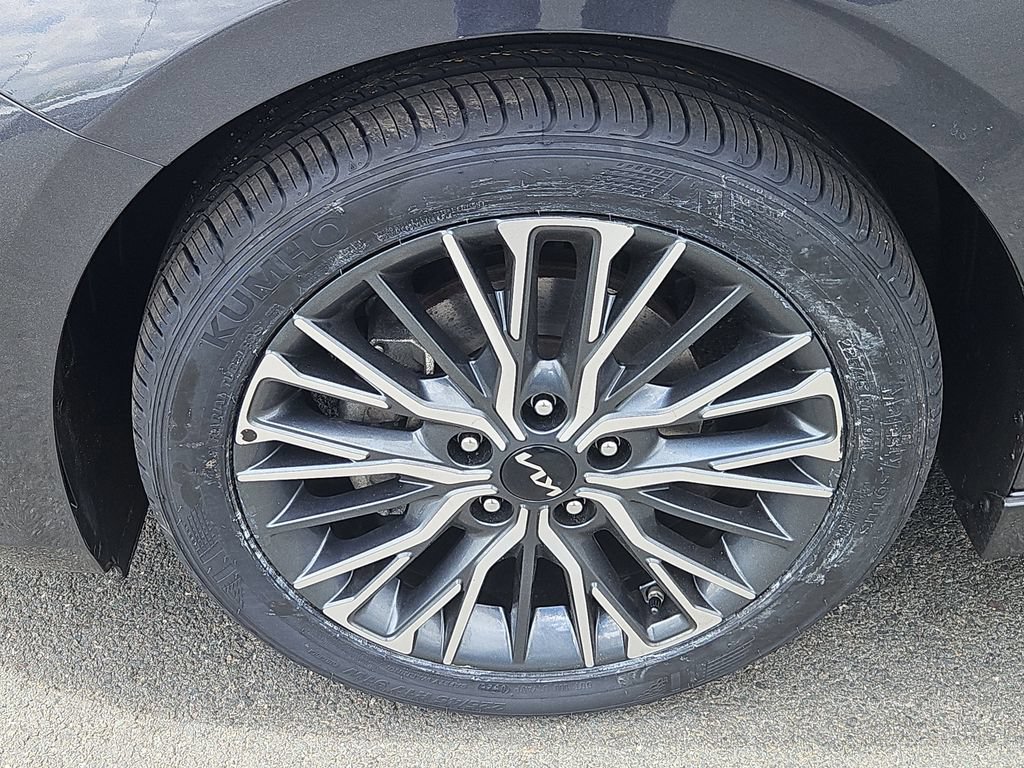 Used 2023 Kia Forte GT-Line w/ GT-Line Technology Package FWD image 7