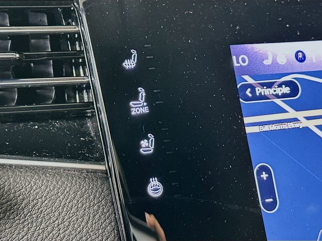 Used 2024 Jeep Wagoneer L Series II w/ Flexible Seating Group image 23