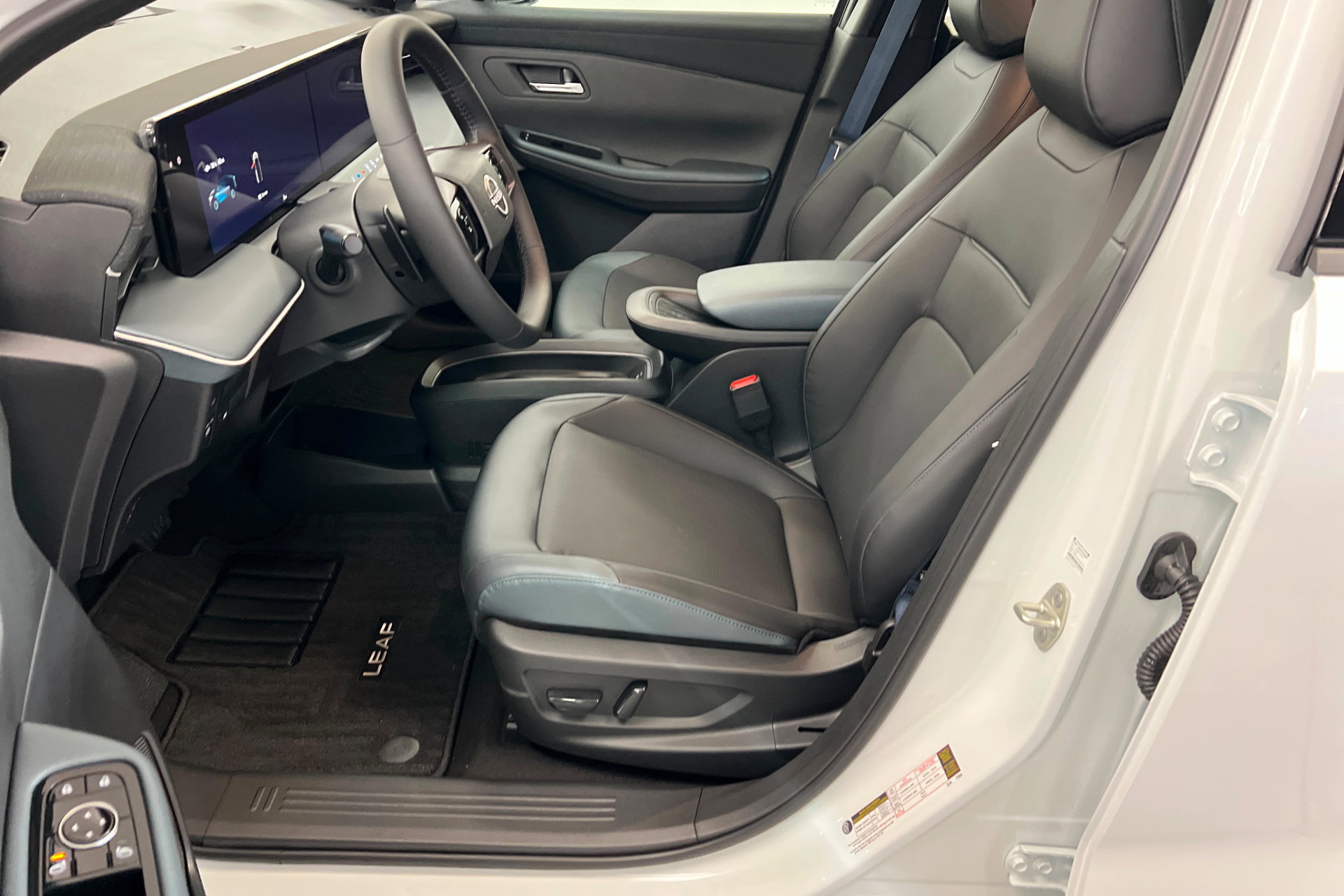 New 2026 Nissan Leaf SV+ w/ Floor Mat Package (SV+) image 17