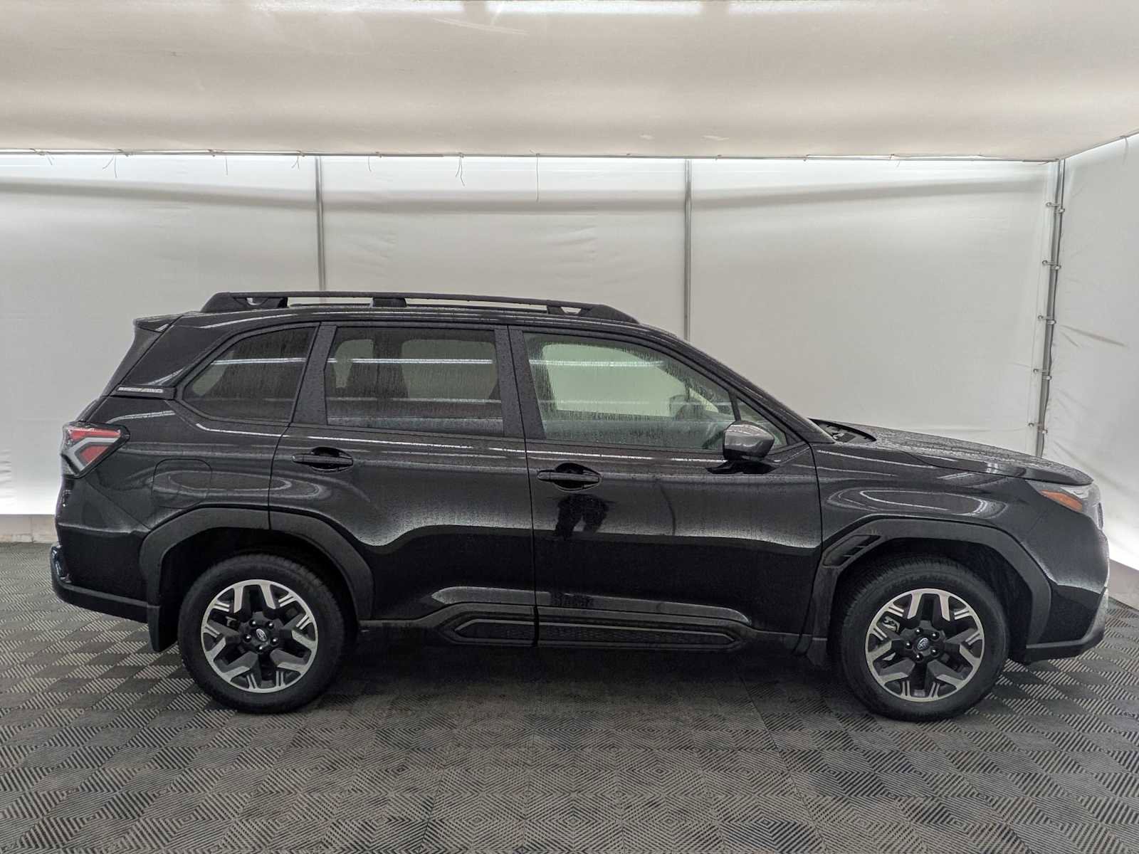 Used 2025 Subaru Forester Premium w/ Convenience Package #2 image 7