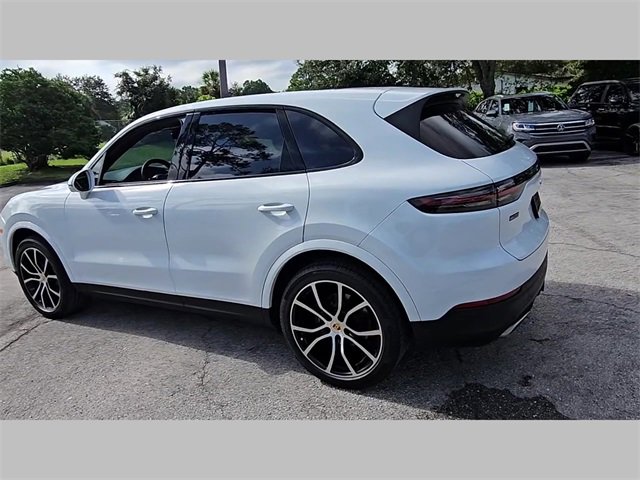 Used 2023 Porsche Cayenne image 16