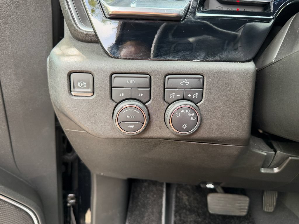 Used 2023 Chevrolet Silverado 1500 LT w/ Protection Package AWD/4WD image 24