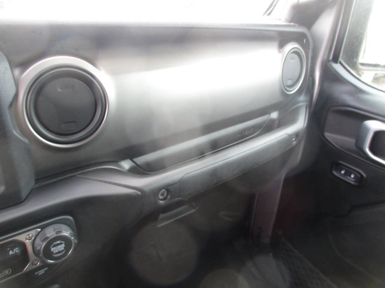 Used 2020 Jeep Gladiator Sport w/ Quick Order Package 24S image 39