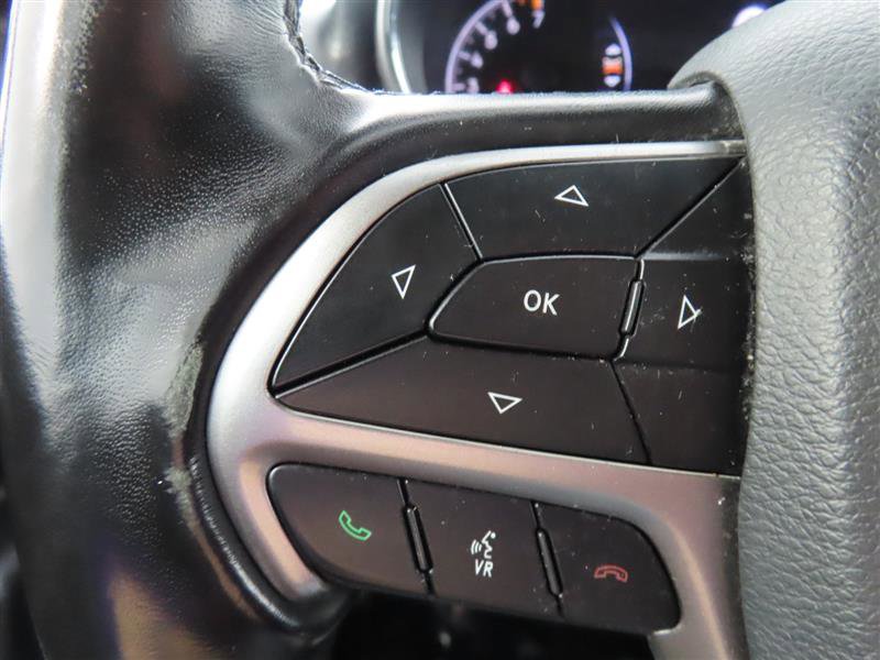 Used 2021 Jeep Grand Cherokee Laredo image 22