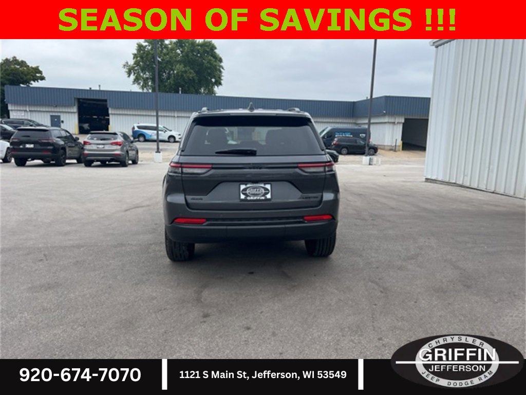 New 2025 Jeep Grand Cherokee Limited w/ Black Appearance Package image 9