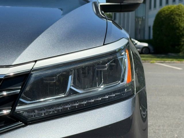 Used 2018 Volkswagen Passat 2.0T SE w/ SE Lighting Package FWD image 10