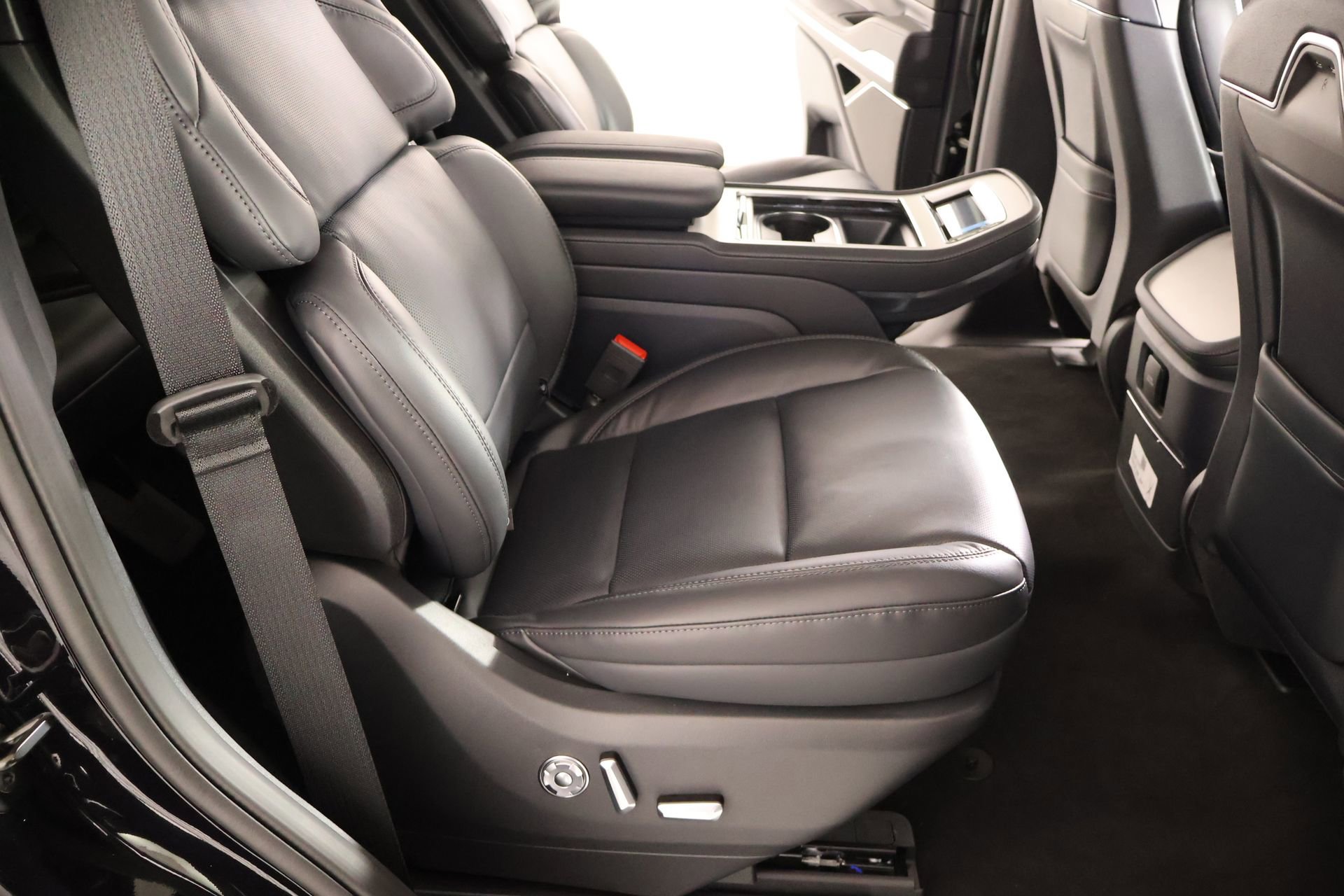 New 2026 Lincoln Navigator Reserve image 16