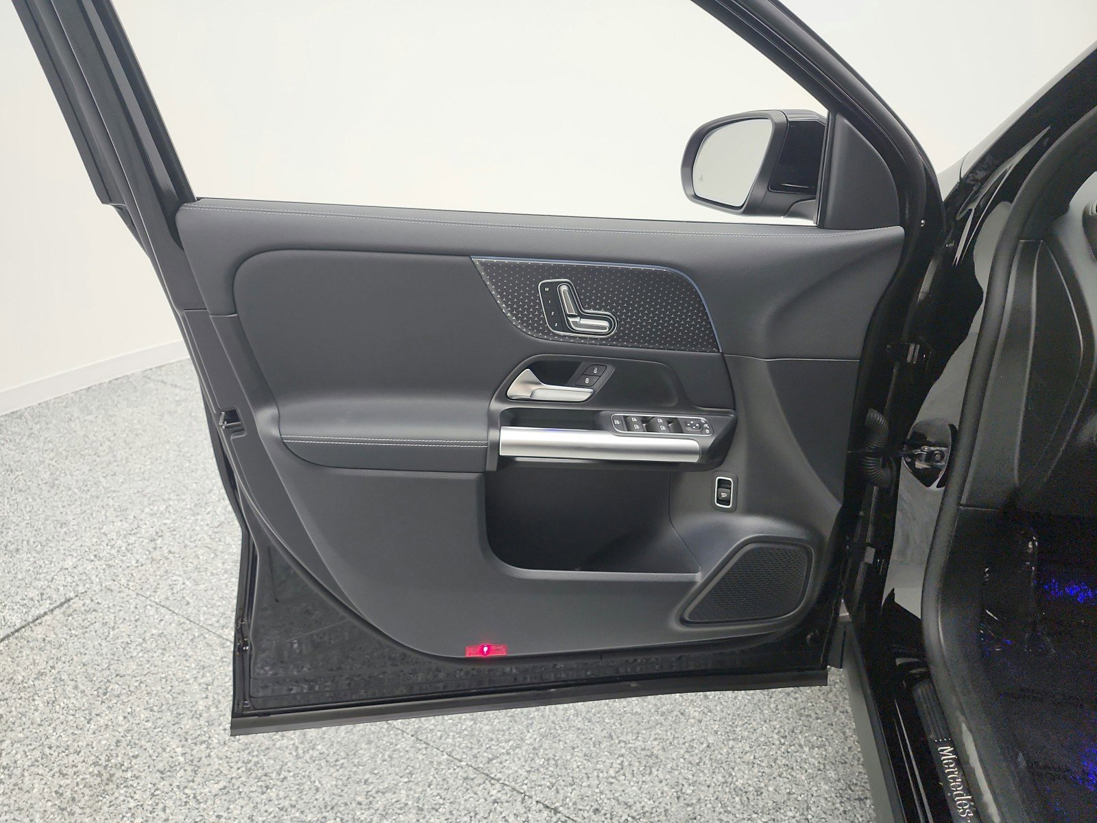 Certified 2025 Mercedes-Benz GLA 250 image 23