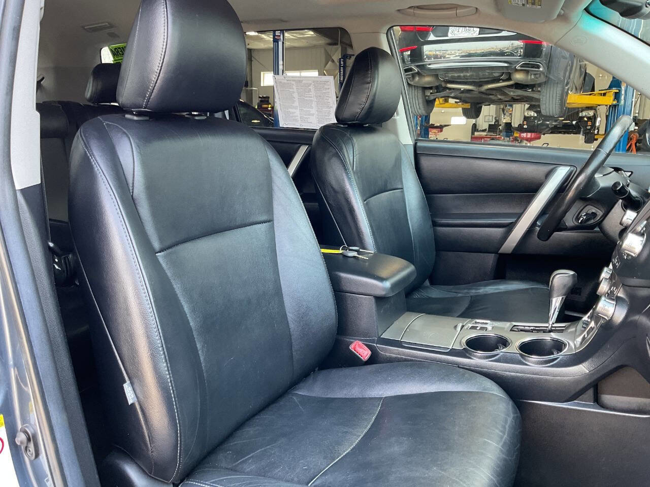 Used 2012 Toyota Highlander SE w/ Tow Pkg AWD/4WD image 52