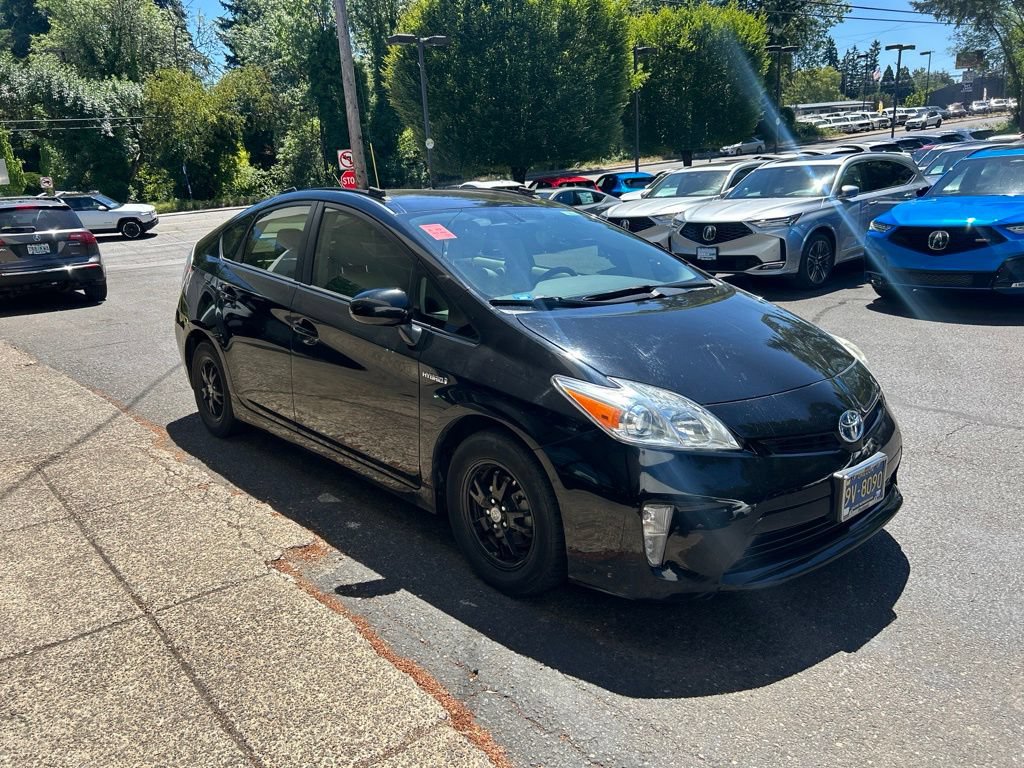 Used 2014 Toyota Prius Four FWD image 2