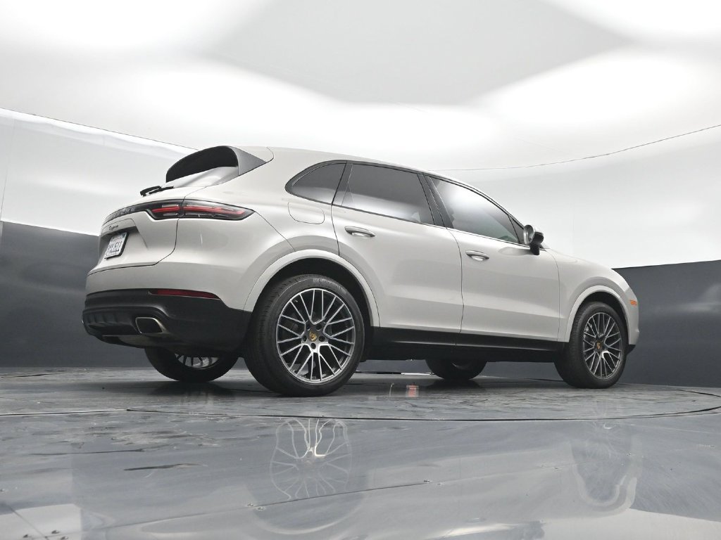 Used 2021 Porsche Cayenne AWD/4WD image 45