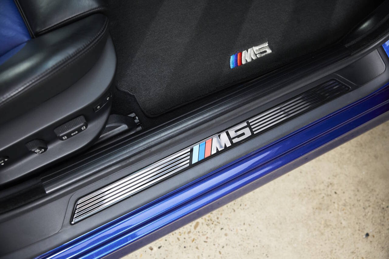 Used 2002 BMW M5 RWD image 81