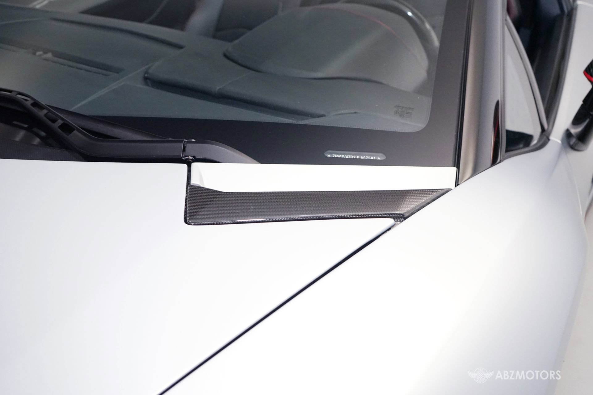 Used 2018 Lamborghini Aventador S image 10