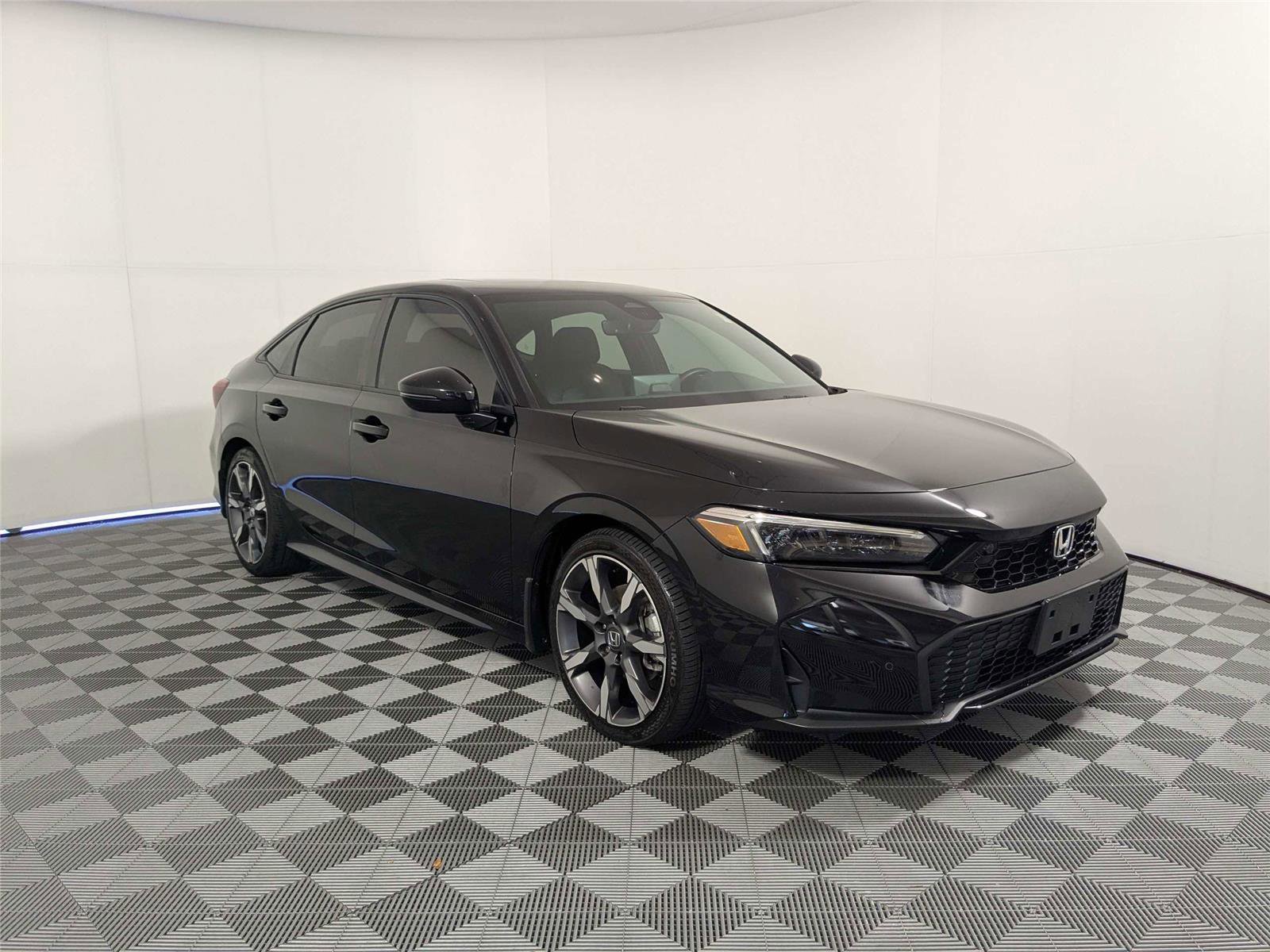 Used 2025 Honda Civic Sport Touring image 2