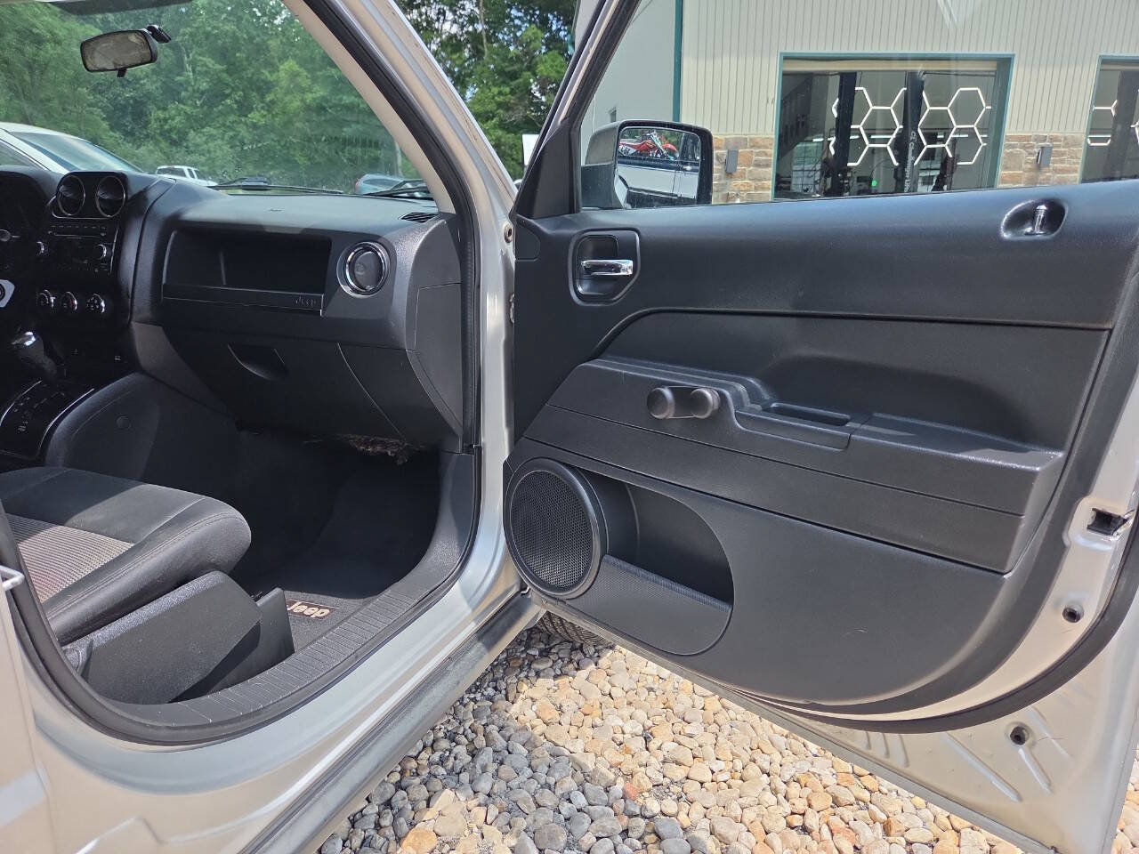Used 2012 Jeep Patriot Sport w/ Tire & Wheel Group AWD/4WD image 18