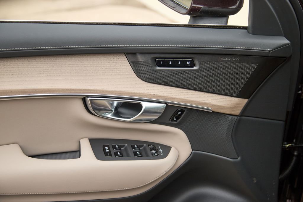 New 2026 Volvo XC90 B6 Ultra w/ Protection Package image 11