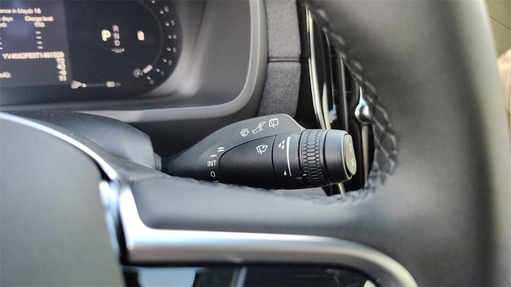 New 2026 Volvo XC90 B6 Plus image 17